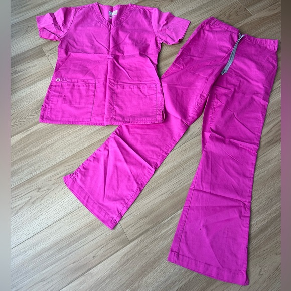 WonderWink Pink Scrub Set NWT - XS Scrub Pant & XS Top - Picture 2 of 7